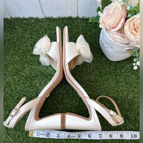 Badgley Mischka Carli Ankle-Strap Sandals - Soft White size 7.5 new - Picture 15 of 16